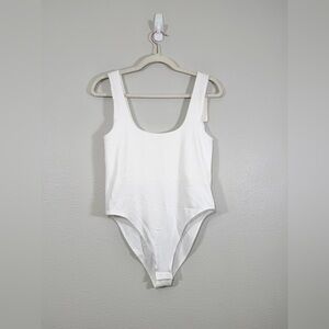 NWT A New Day Bodysuit White Scoop Neck Bodysuit Built in Bra Stretch Women M